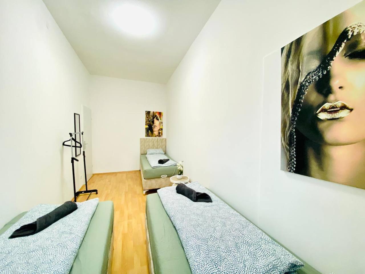 Privatunterkunft Comfortable In The 23rd District Of Fr4 *